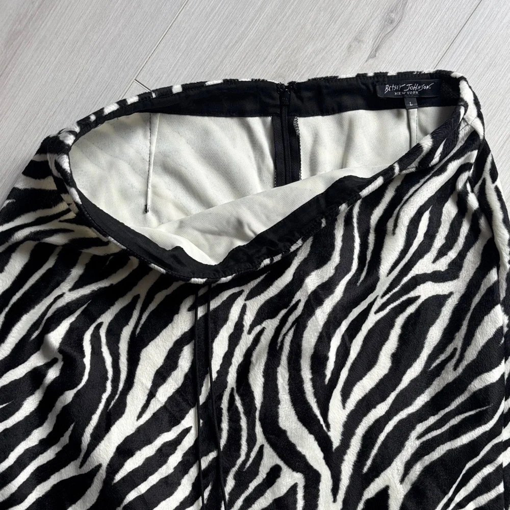 Vintage Betsey Johnson Fuzzy Zebra Midi Skirt - Picture 3 of 3